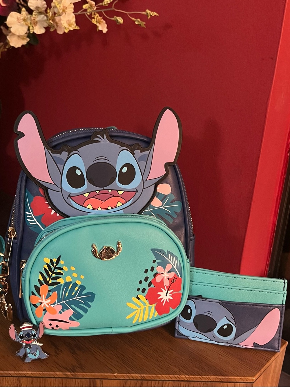 Disney Stitch Bioworld Mini Backpack Tropical /Stitch Charm/Pin/ID Holder Set